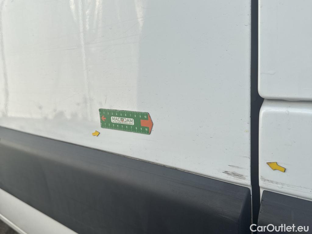  Renault  Master  III Fourgon L2H2 3 5 Grand Confort dCi #51