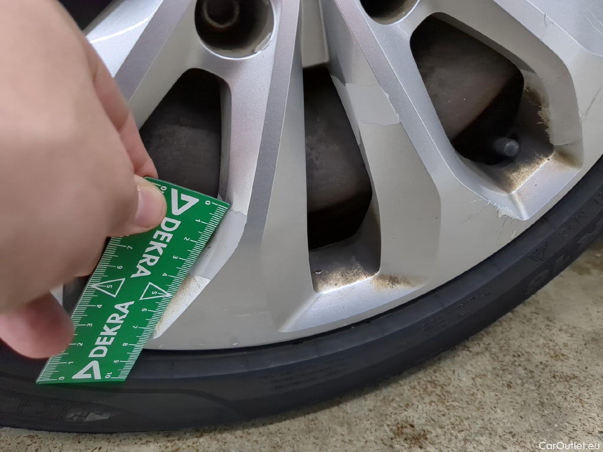  Renault  Megane  IV Berline 5pt. Société Air Nav 1.5 dCi 90CV BVM6 E6 #24