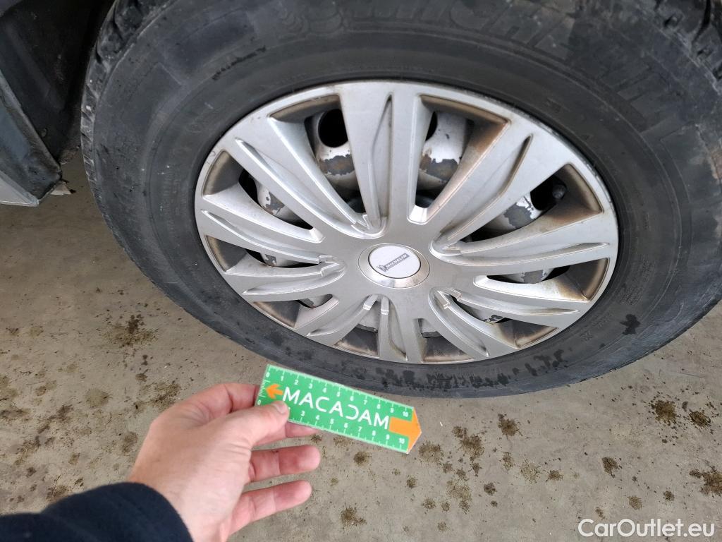  Renault  Master Renault V.I.  VU 4p Fourgon 2.3 125.35 FG L4H2 GC P-MJ #71