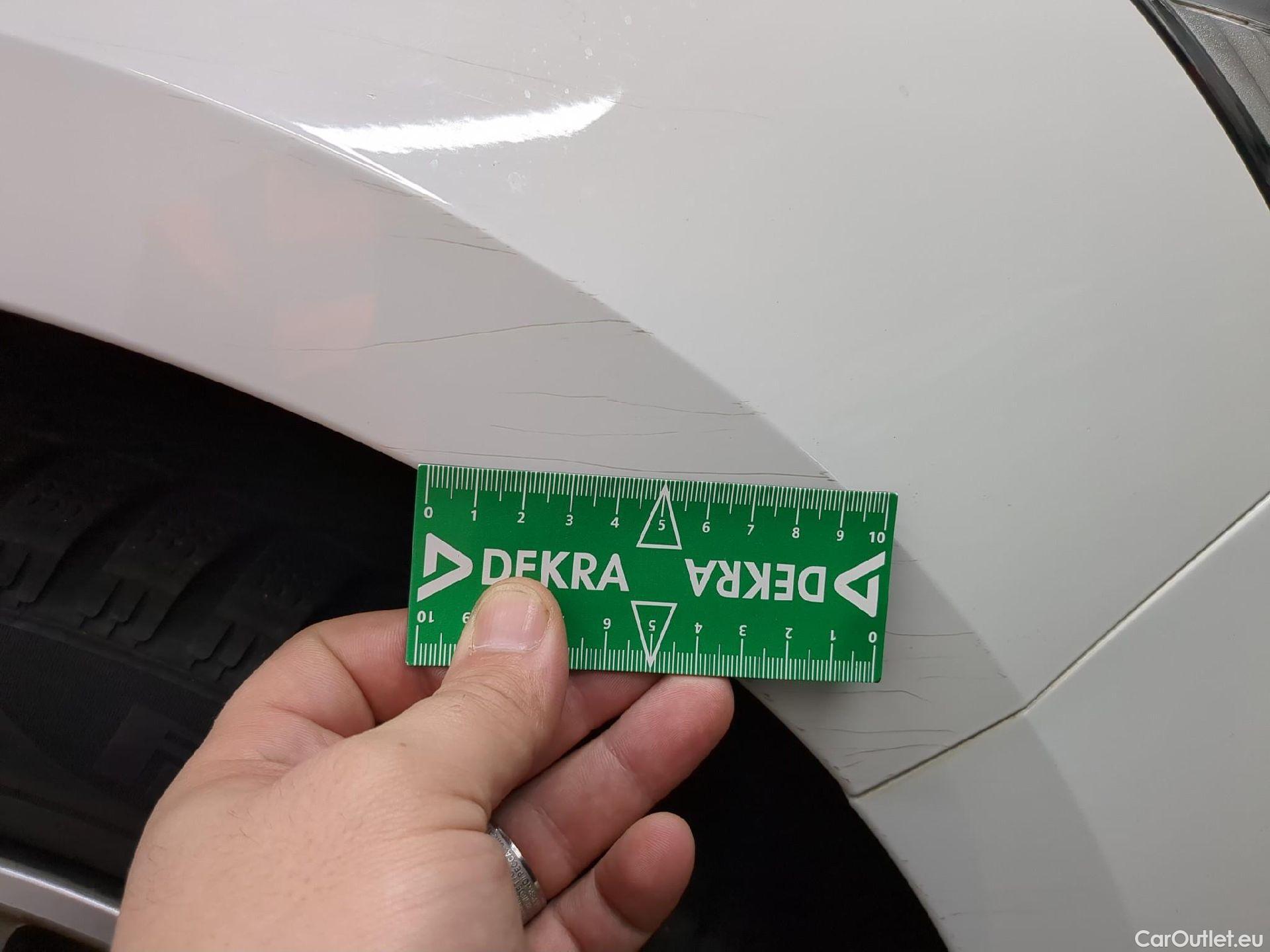  Renault  Megane  IV Berline 5pt. Société Air Nav 1.5 dCi 90CV BVM6 E6 #46