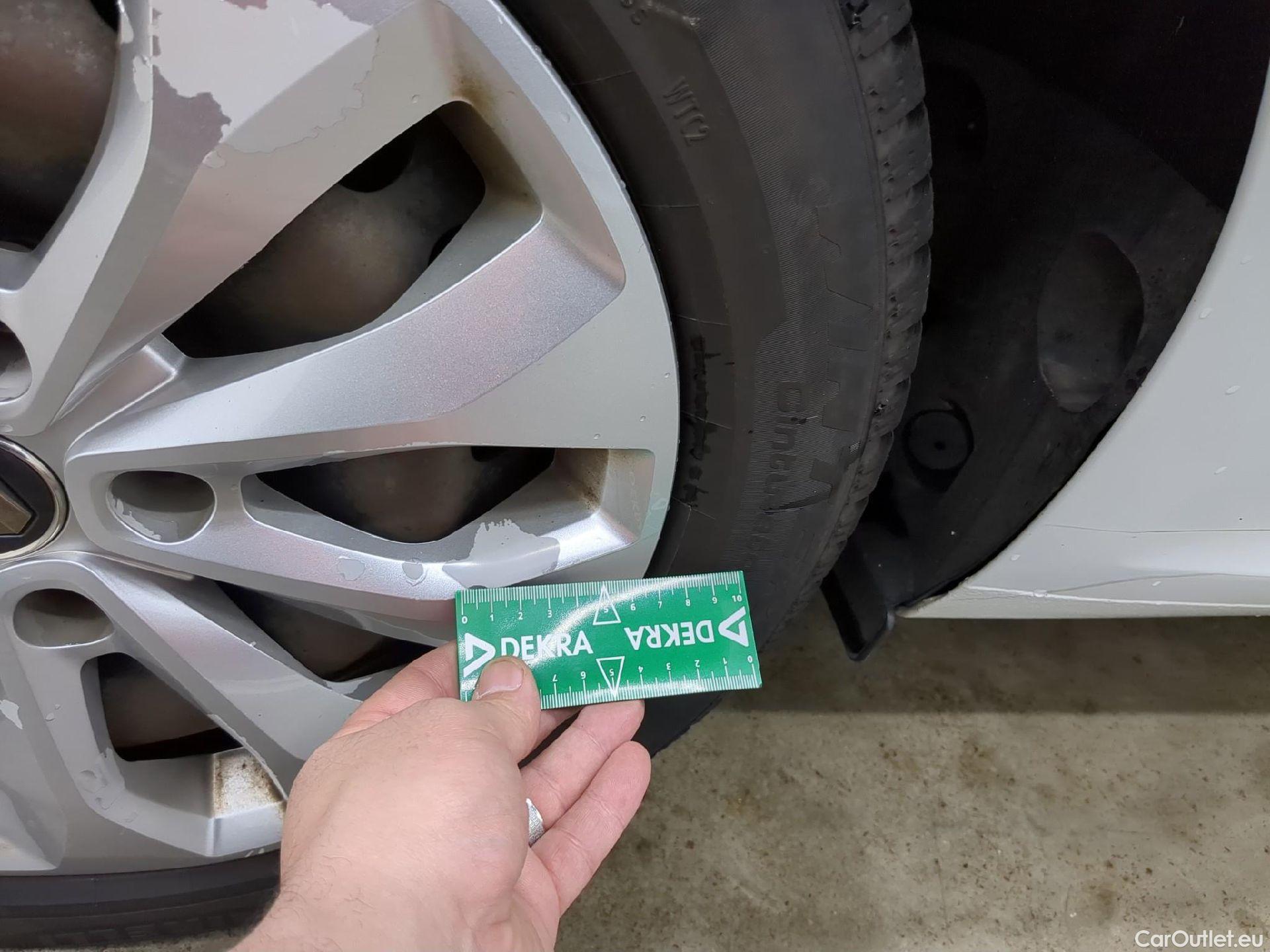  Renault  Megane  IV Berline 5pt. Société Air Nav 1.5 dCi 90CV BVM6 E6 #19