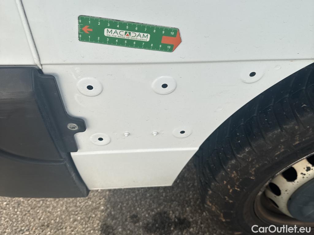  Renault  Master  III Fourgon L2H2 3 5 Grand Confort dCi #21