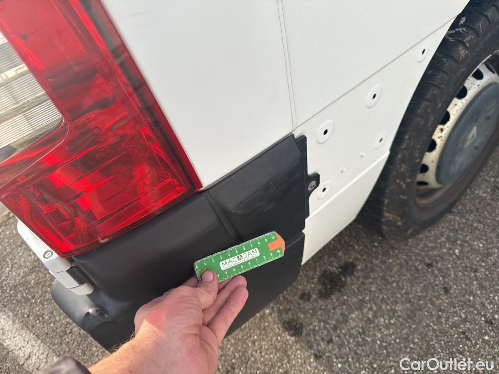  Renault  Master  III Fourgon L2H2 3 5 Grand Confort dCi #37