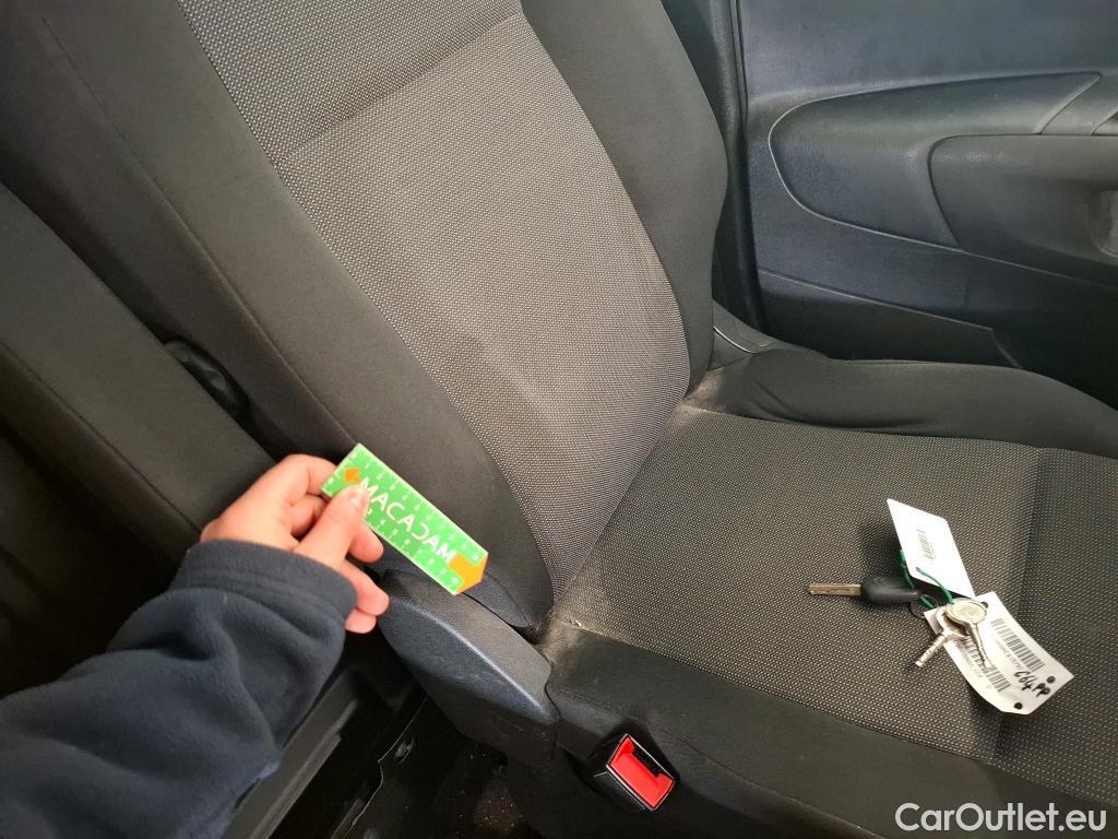  Citroen  Berlingo CITROEN  / 2018 / 4P / Fourgonnette M 650kg BlueHDi 75 S&S BVM Club #23