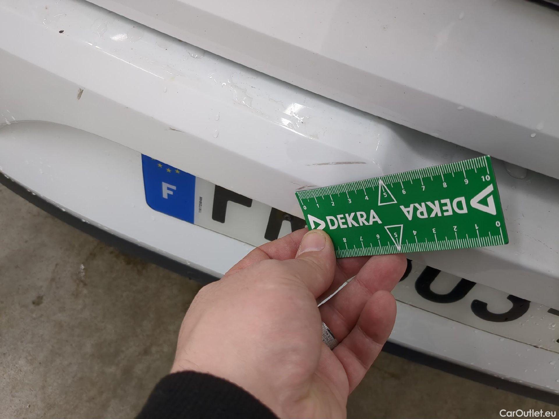  Renault  Megane  IV Berline 5pt. Société Air Nav 1.5 dCi 90CV BVM6 E6 #37