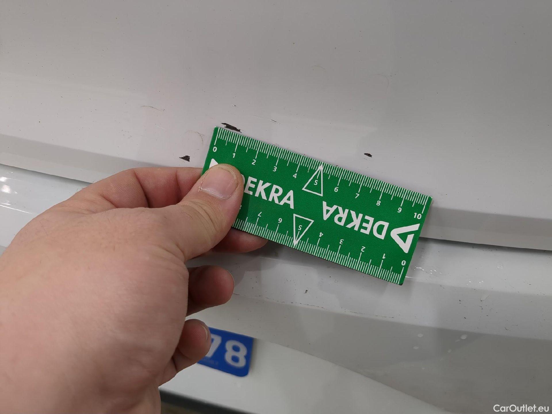  Renault  Megane  IV Berline 5pt. Société Air Nav 1.5 dCi 90CV BVM6 E6 #32