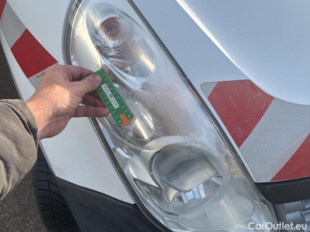  Renault  Master  III Fourgon L2H2 3 5 Grand Confort dCi #46