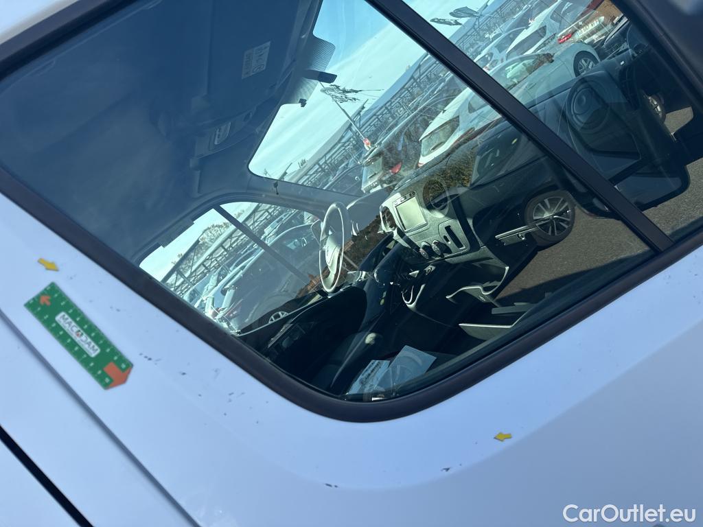  Renault  Master  III Fourgon L2H2 3 5 Grand Confort dCi #18