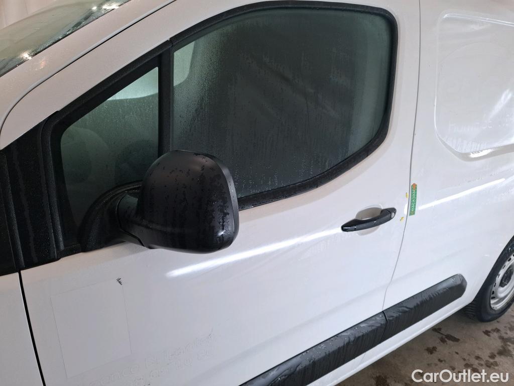  Citroen  Berlingo CITROEN  / 2018 / 4P / Fourgonnette M 650kg BlueHDi 75 S&S BVM Club #17