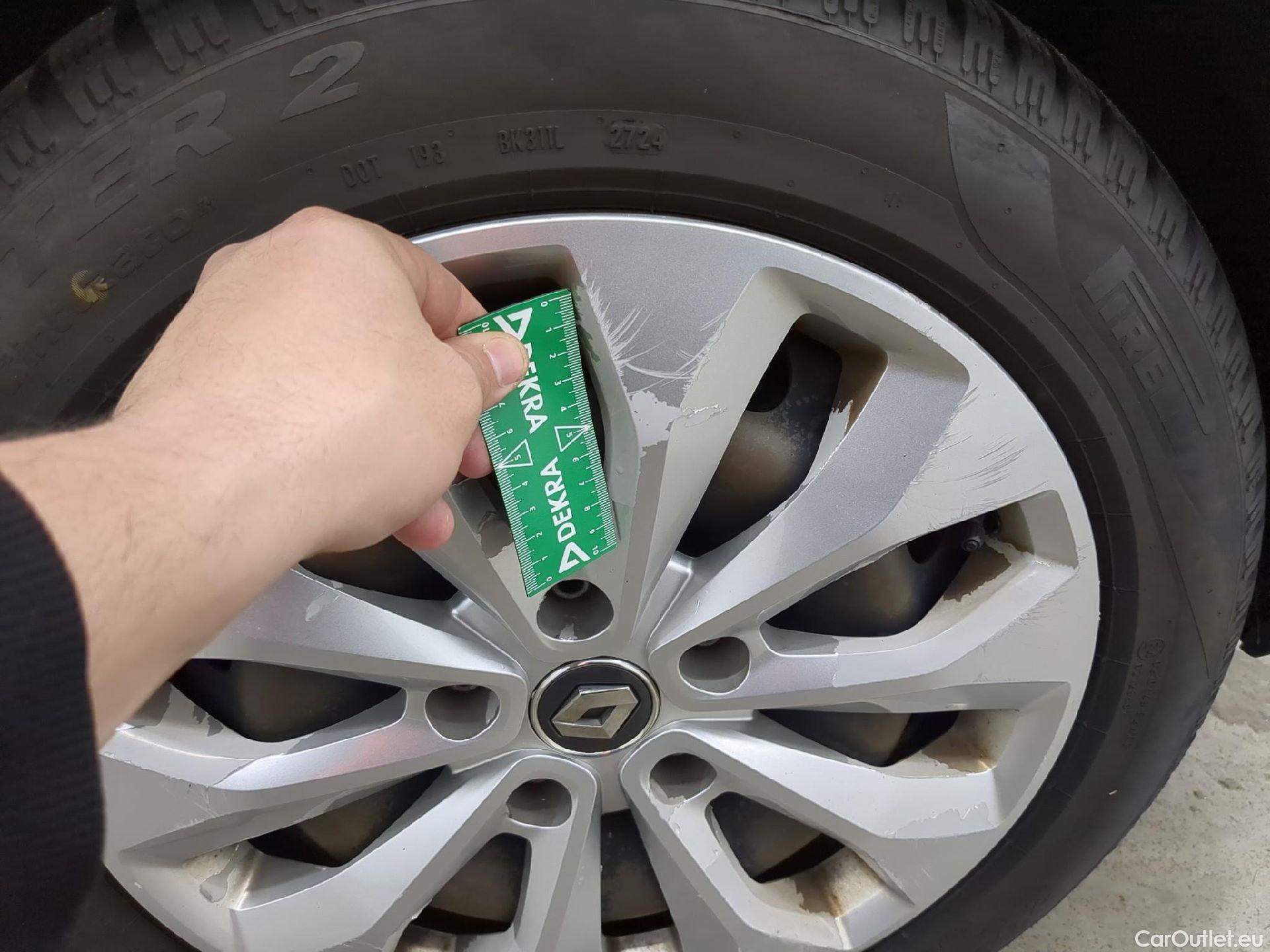  Renault  Megane  IV Berline 5pt. Société Air Nav 1.5 dCi 90CV BVM6 E6 #12