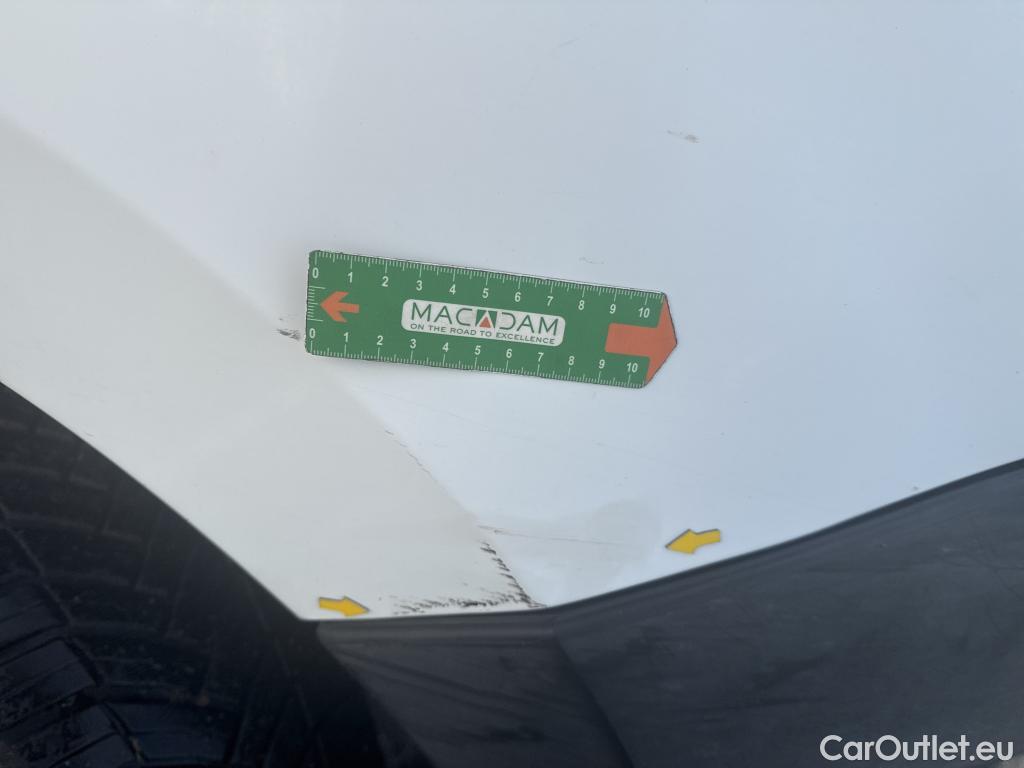  Renault  Master  III Fourgon L2H2 3 5 Grand Confort dCi #19