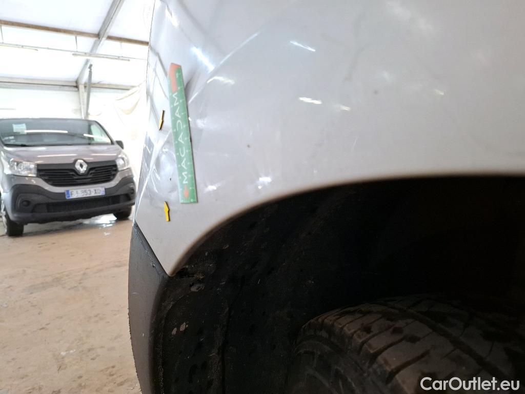  Renault  Master Renault V.I.  VU 4p Fourgon 2.3 125.35 FG L4H2 GC P-MJ #24