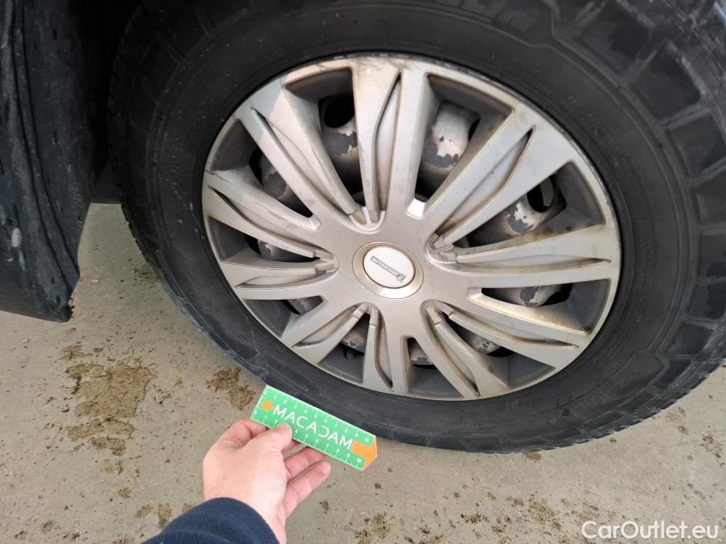  Renault  Master Renault V.I.  VU 4p Fourgon 2.3 125.35 FG L4H2 GC P-MJ #69