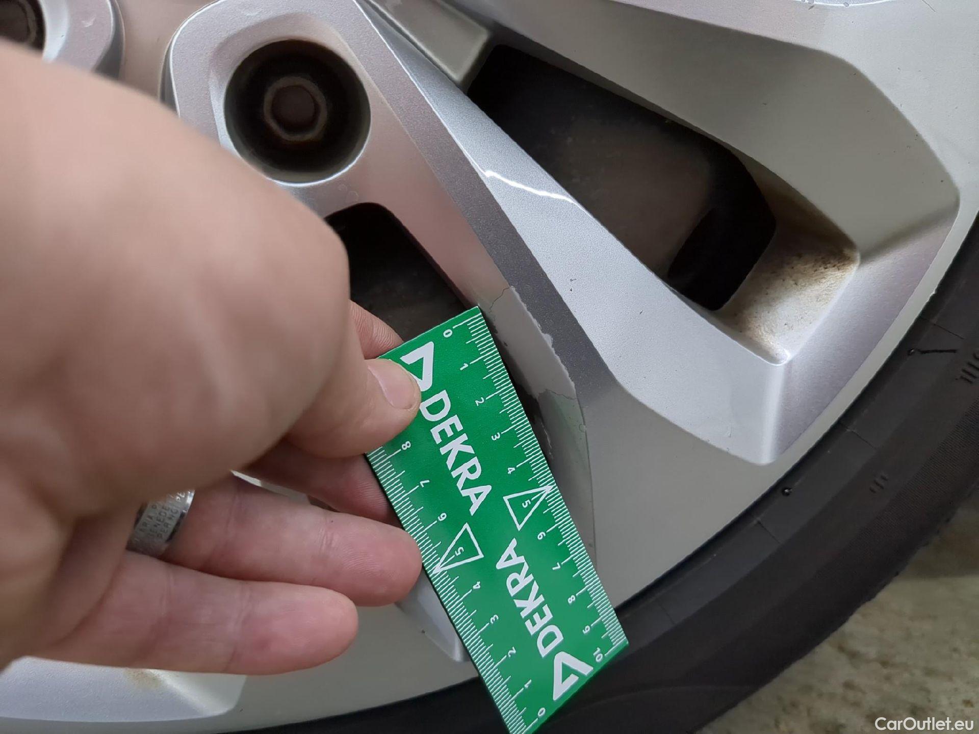  Renault  Megane  IV Berline 5pt. Société Air Nav 1.5 dCi 90CV BVM6 E6 #16