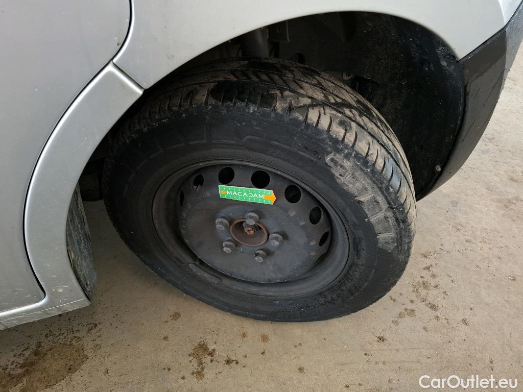  Renault  Master Renault V.I.  VU 4p Fourgon 2.3 125.35 FG L4H2 GC P-MJ #74