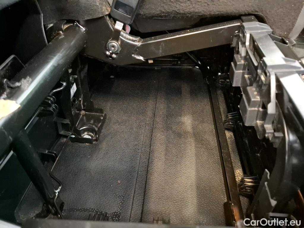  Renault  Master Renault V.I.  VU 4p Fourgon 2.3 125.35 FG L4H2 GC P-MJ #51