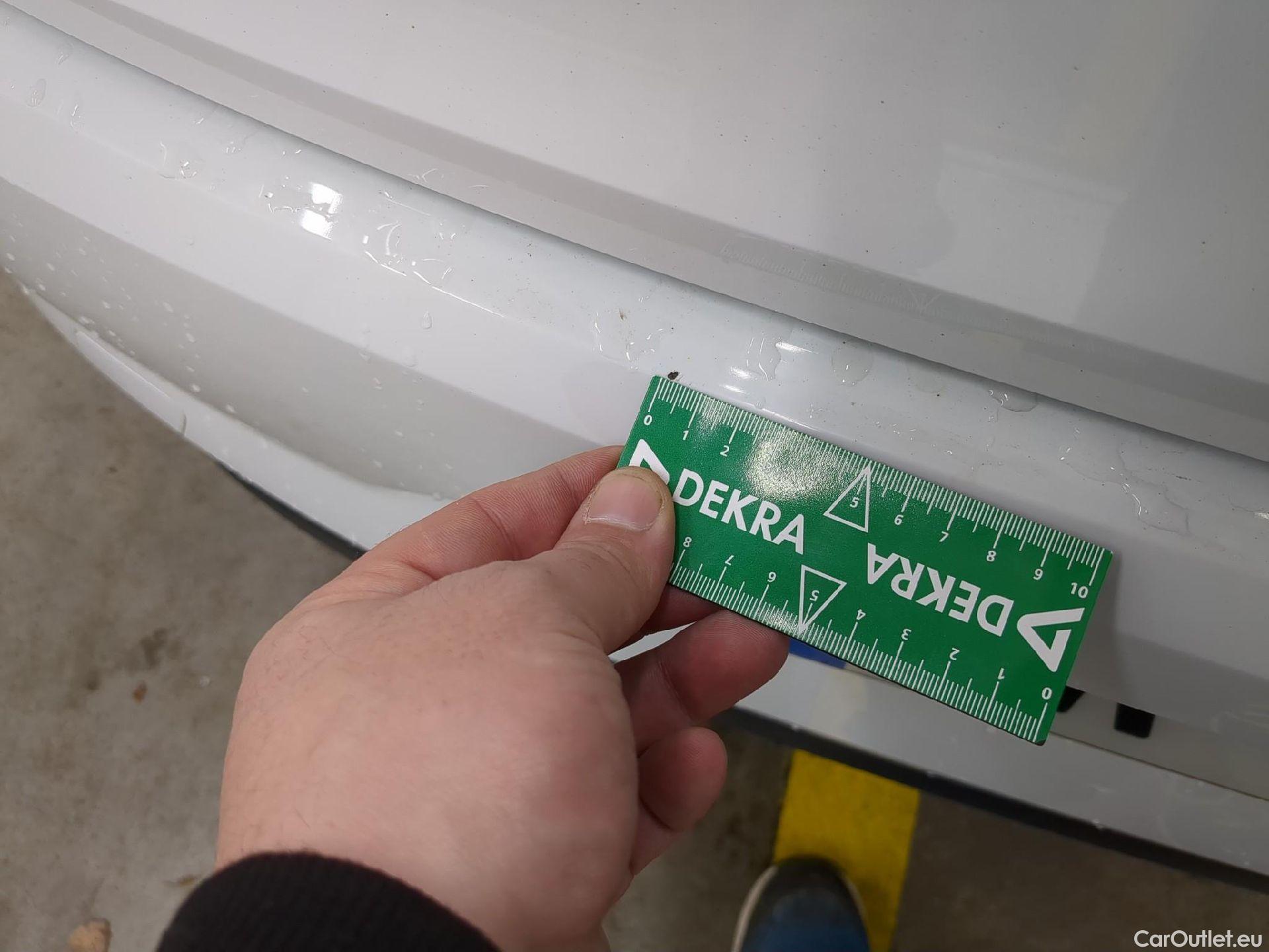  Renault  Megane  IV Berline 5pt. Société Air Nav 1.5 dCi 90CV BVM6 E6 #40