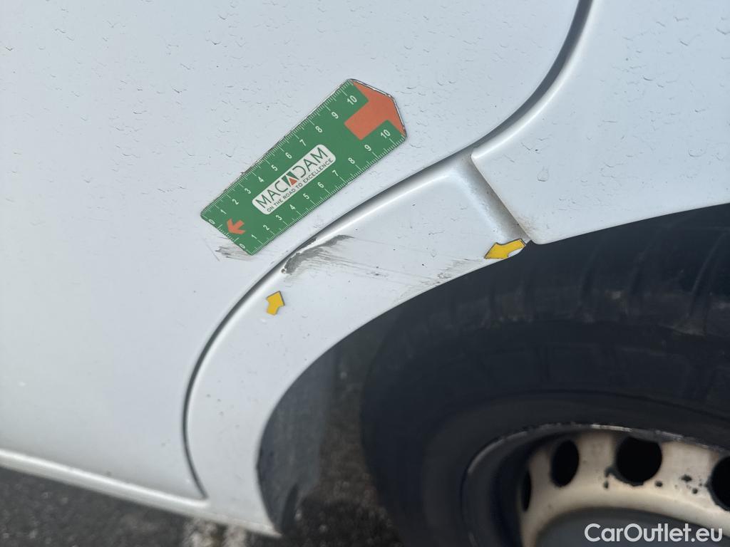  Renault  Master  III Fourgon L2H2 3 5 Grand Confort dCi #13