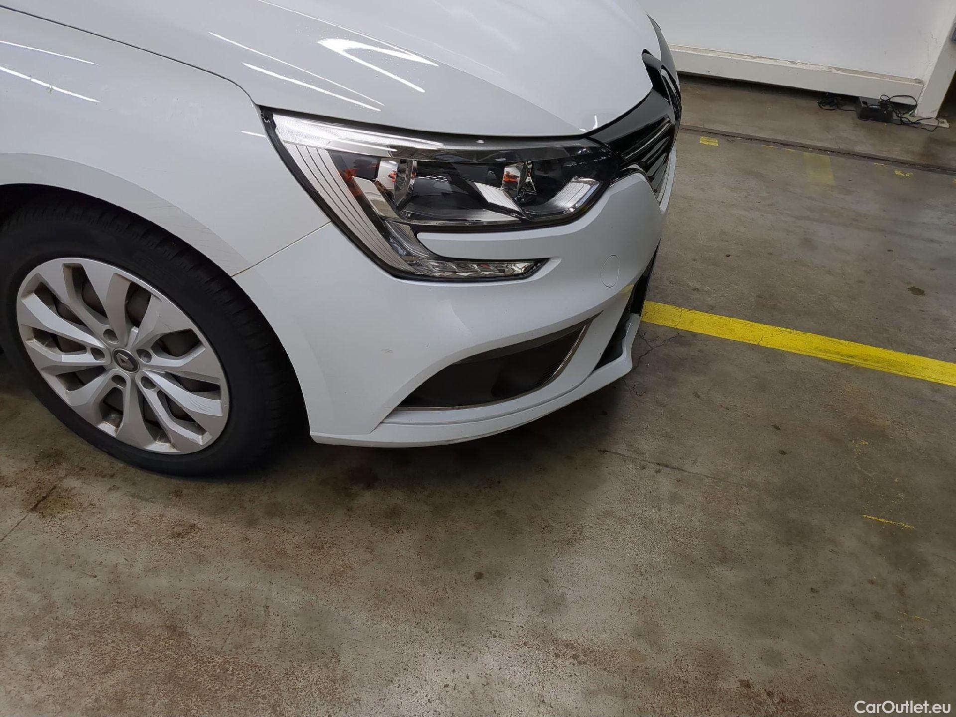  Renault  Megane  IV Berline 5pt. Société Air Nav 1.5 dCi 90CV BVM6 E6 #42