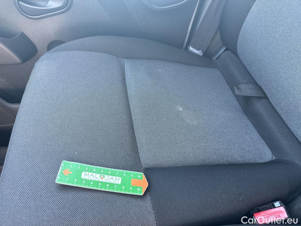  Renault  Master  III Fourgon L2H2 3 5 Grand Confort dCi #8