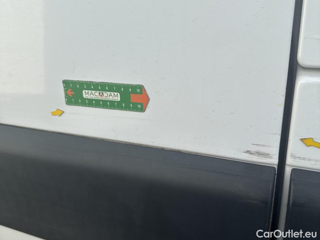  Renault  Master  III Fourgon L2H2 3 5 Grand Confort dCi #52