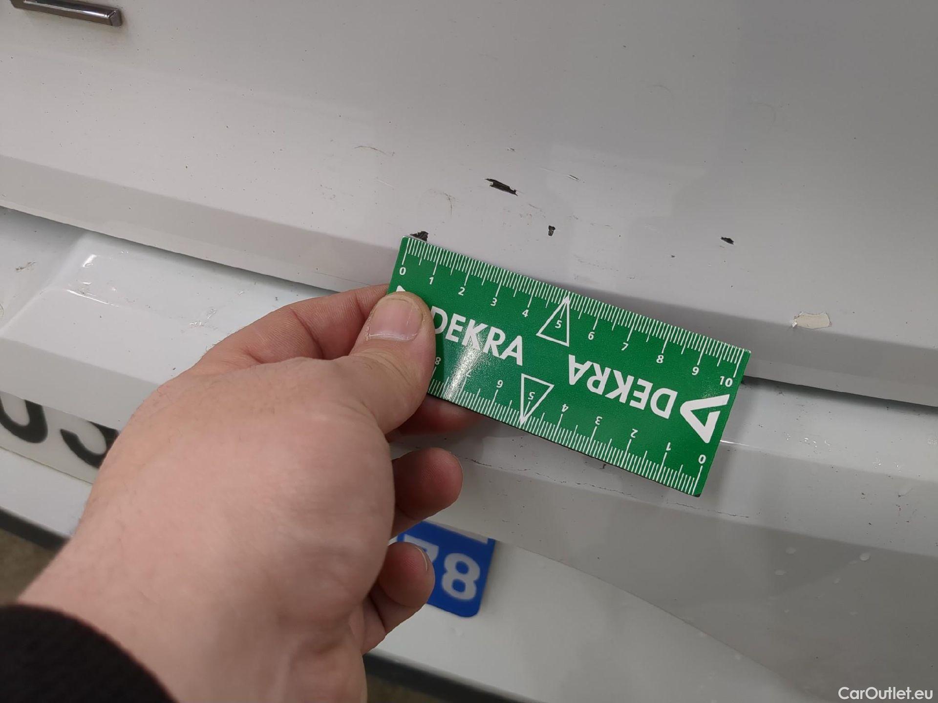  Renault  Megane  IV Berline 5pt. Société Air Nav 1.5 dCi 90CV BVM6 E6 #31