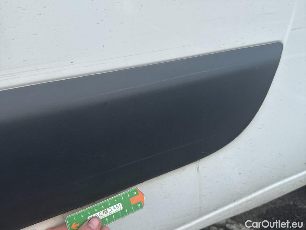  Renault  Master  III Fourgon L2H2 3 5 Grand Confort dCi #39