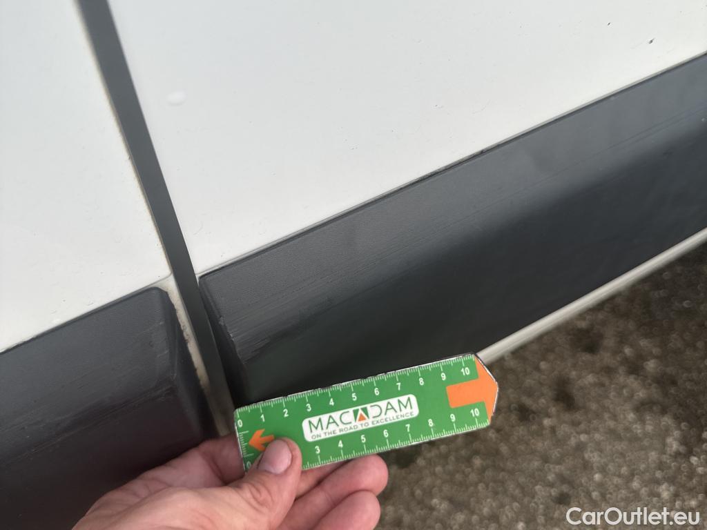  Renault  Master  III Fourgon L2H2 3 5 Grand Confort dCi #54