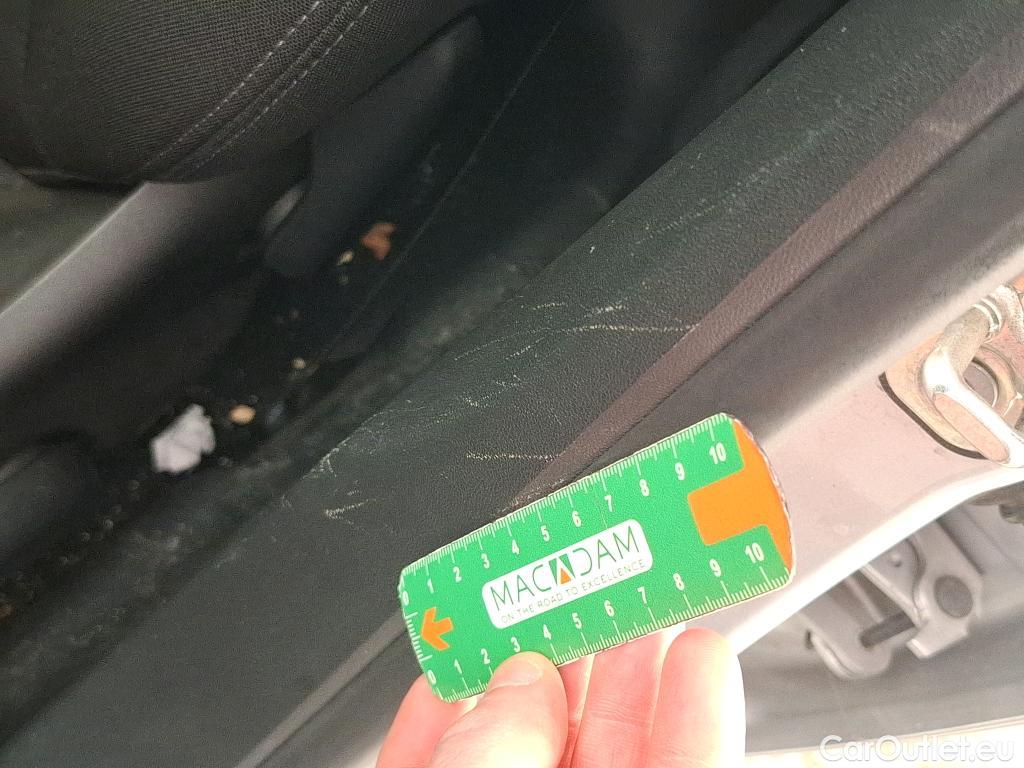  Peugeot  208  Affaire Premium 1.6 HDi 100CV BVM5 E6 #28