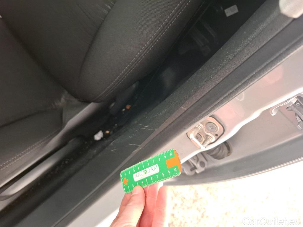  Peugeot  208  Affaire Premium 1.6 HDi 100CV BVM5 E6 #27