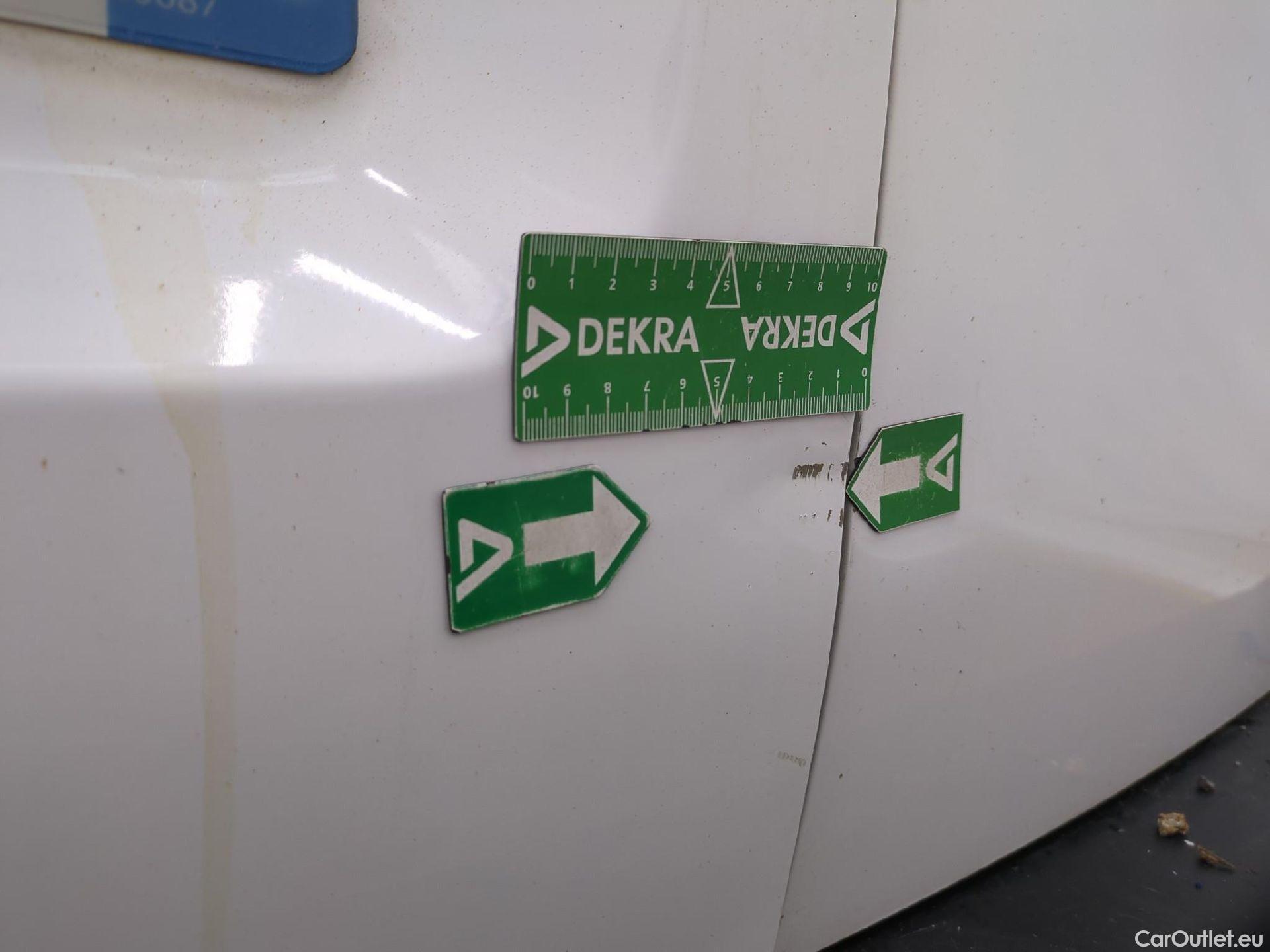  Peugeot  Expert PEUGEOT  VU 4p Fourgon 2.0 BlueHDi 120 S&S Standard Premium P. #40