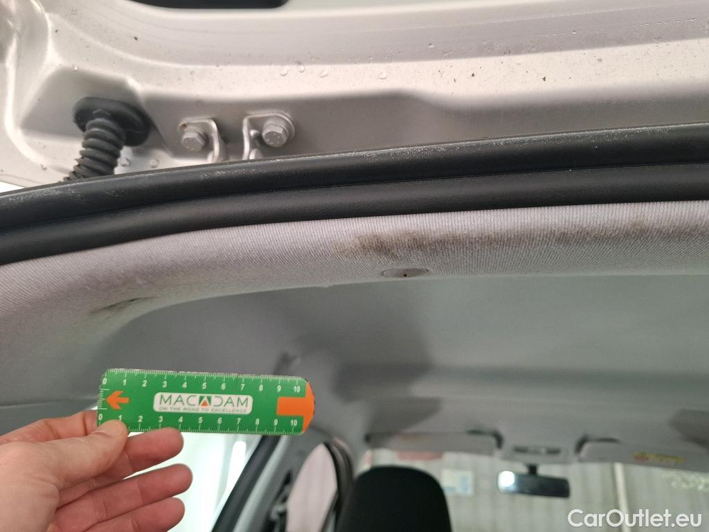  Peugeot  208  Affaire Premium 1.6 HDi 100CV BVM5 E6 #39