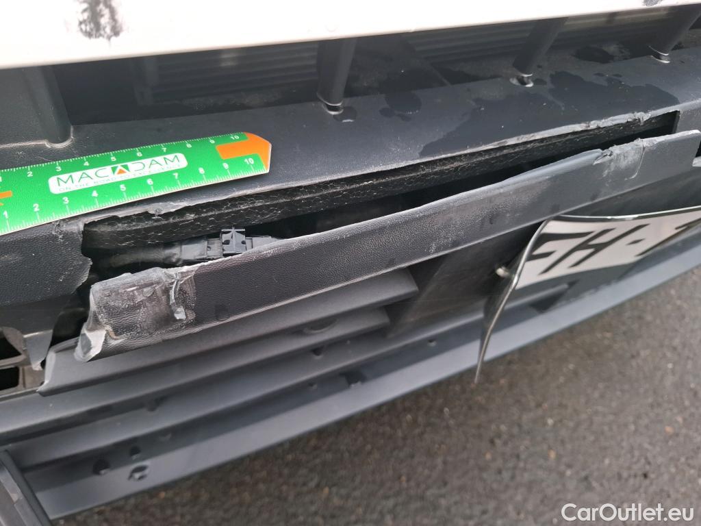  Volkswagen  Crafter  Fourgon 35 Fourgon L4H3 FWD 2.0 TDI 140CV BVM6 E6 #8