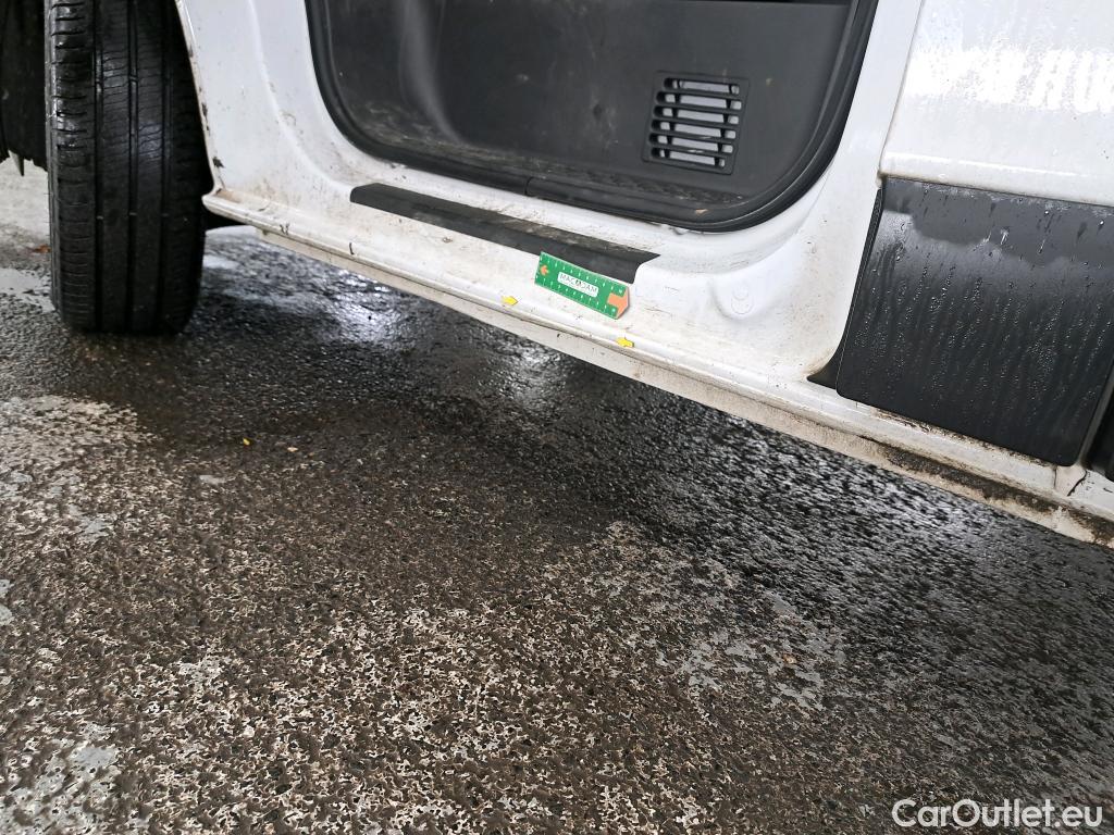  Renault  Trafic  III Fourgon L2H1 3T Confort 2.0 dCi 130CV BVM6 E6d #15