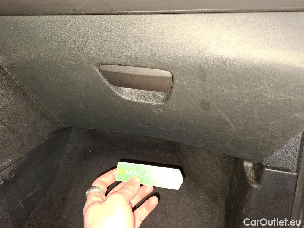  Peugeot  208  Affaire Premium Pack 1.5 HDi 100CV BVM5 E6dT #32