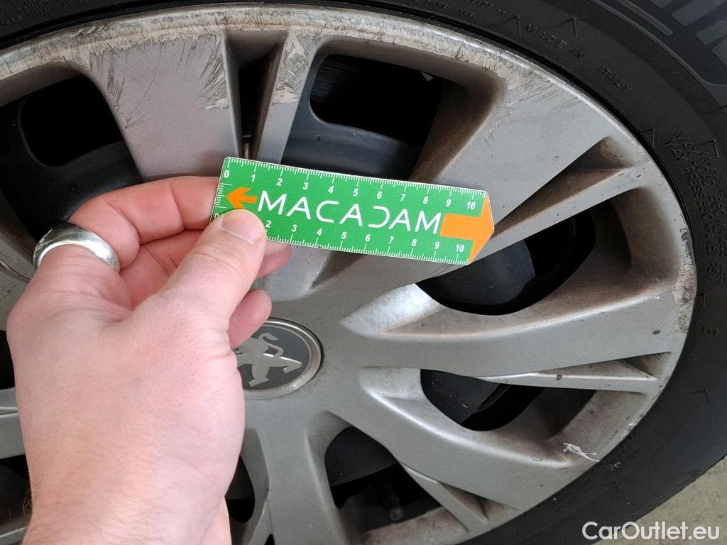  Peugeot  208  Affaire Premium Pack 1.5 HDi 100CV BVM5 E6dT #84