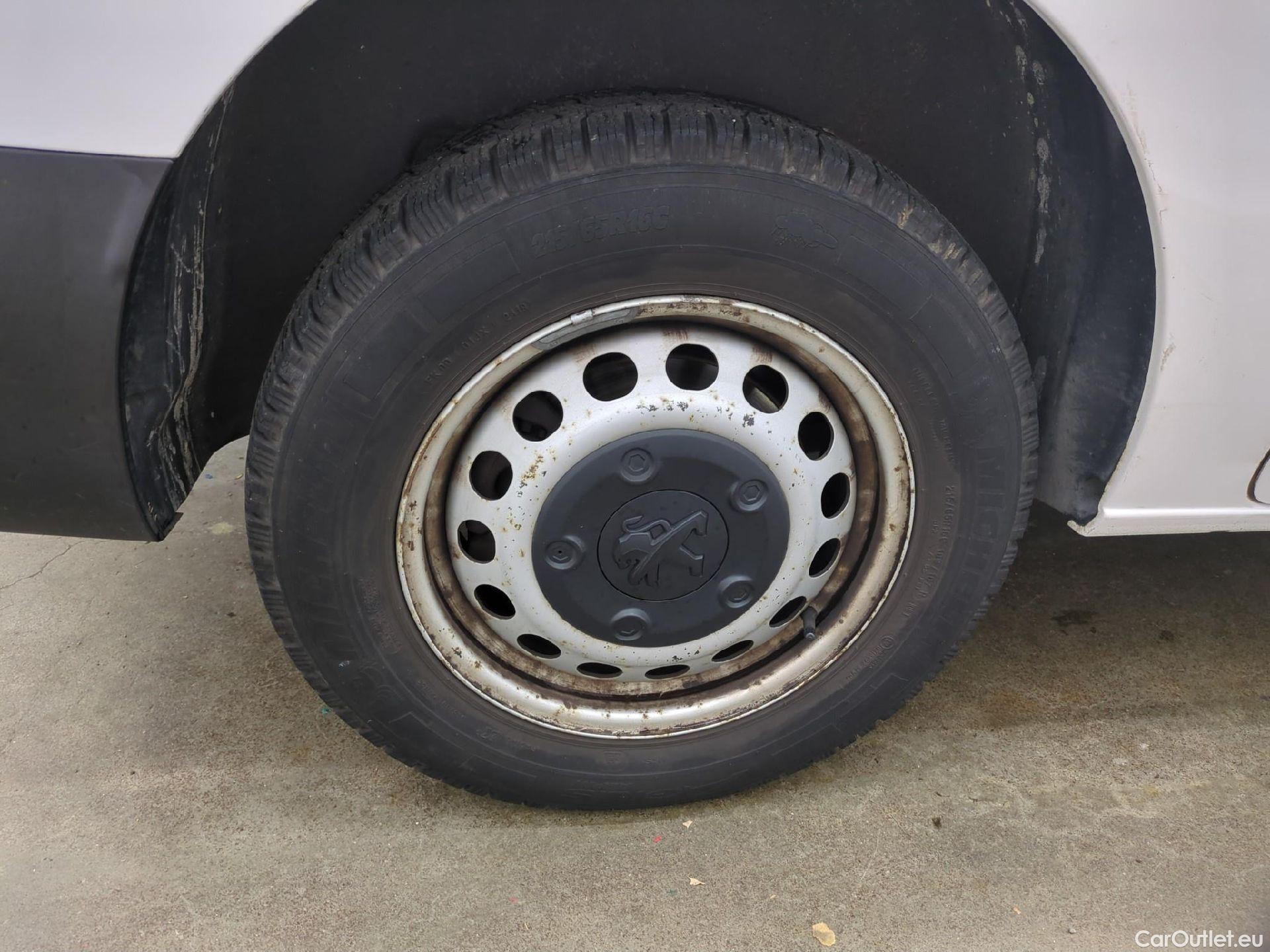  Peugeot  Expert PEUGEOT  VU 4p Fourgon 2.0 BlueHDi 120 S&S Standard Premium P. #4