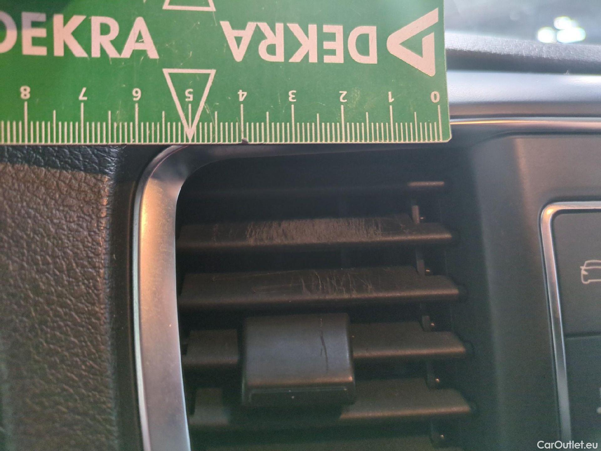  Peugeot  Expert PEUGEOT  VU 4p Fourgon 2.0 BlueHDi 120 S&S Standard Premium P. #52