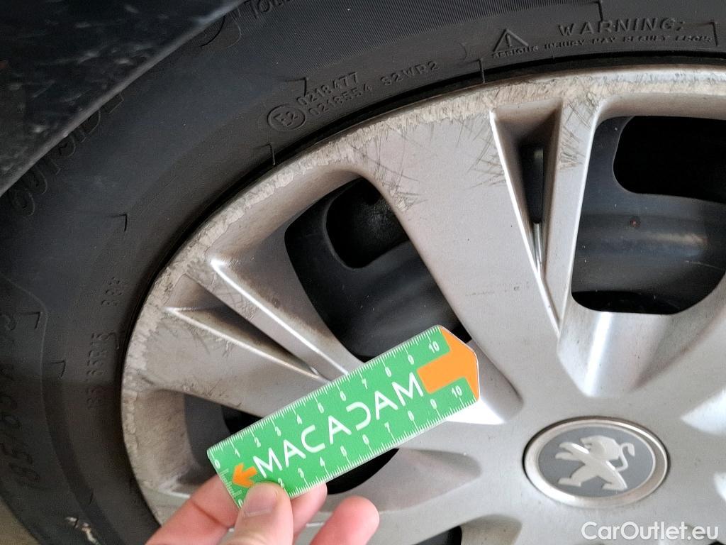  Peugeot  208  Affaire Premium Pack 1.5 HDi 100CV BVM5 E6dT #83