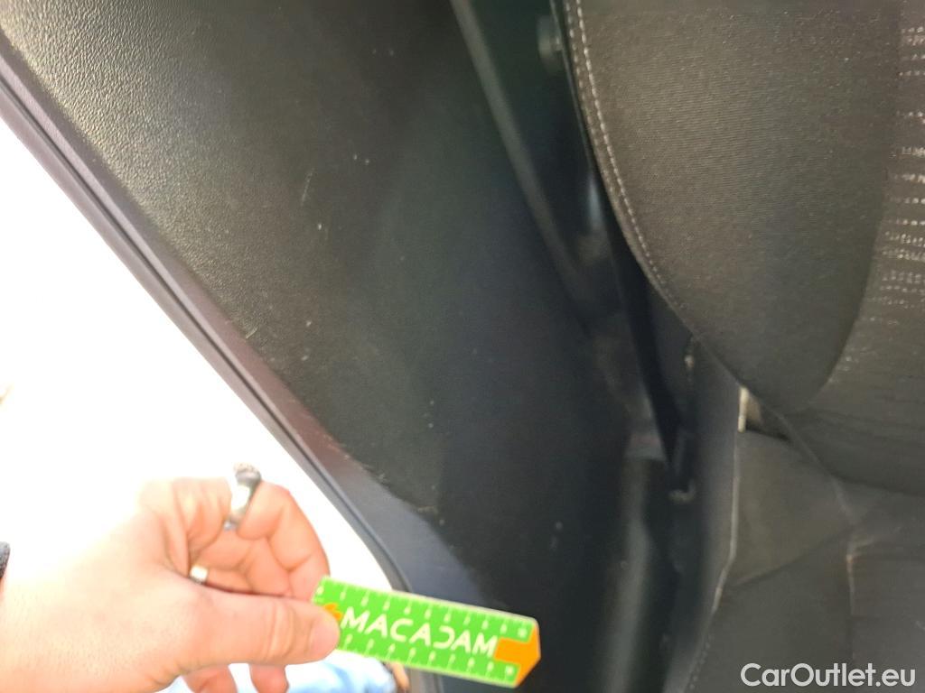  Peugeot  208  Affaire Premium Pack 1.5 HDi 100CV BVM5 E6dT #37