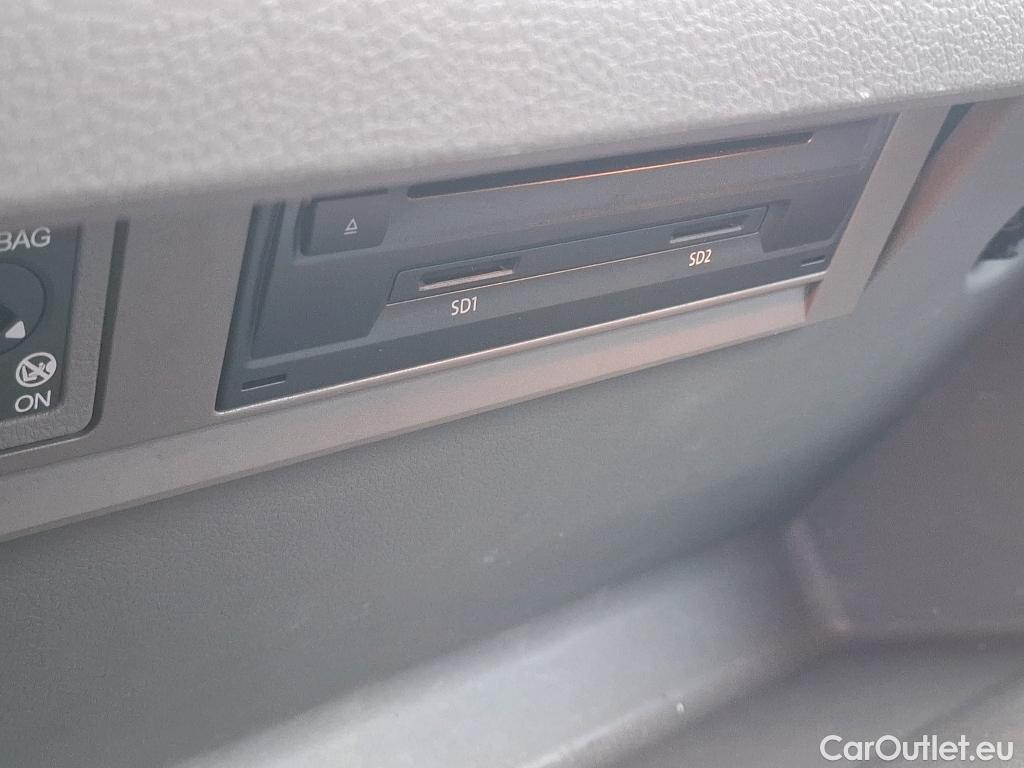  Volkswagen  Crafter  Fourgon 35 Fourgon L4H3 FWD 2.0 TDI 140CV BVM6 E6 #10