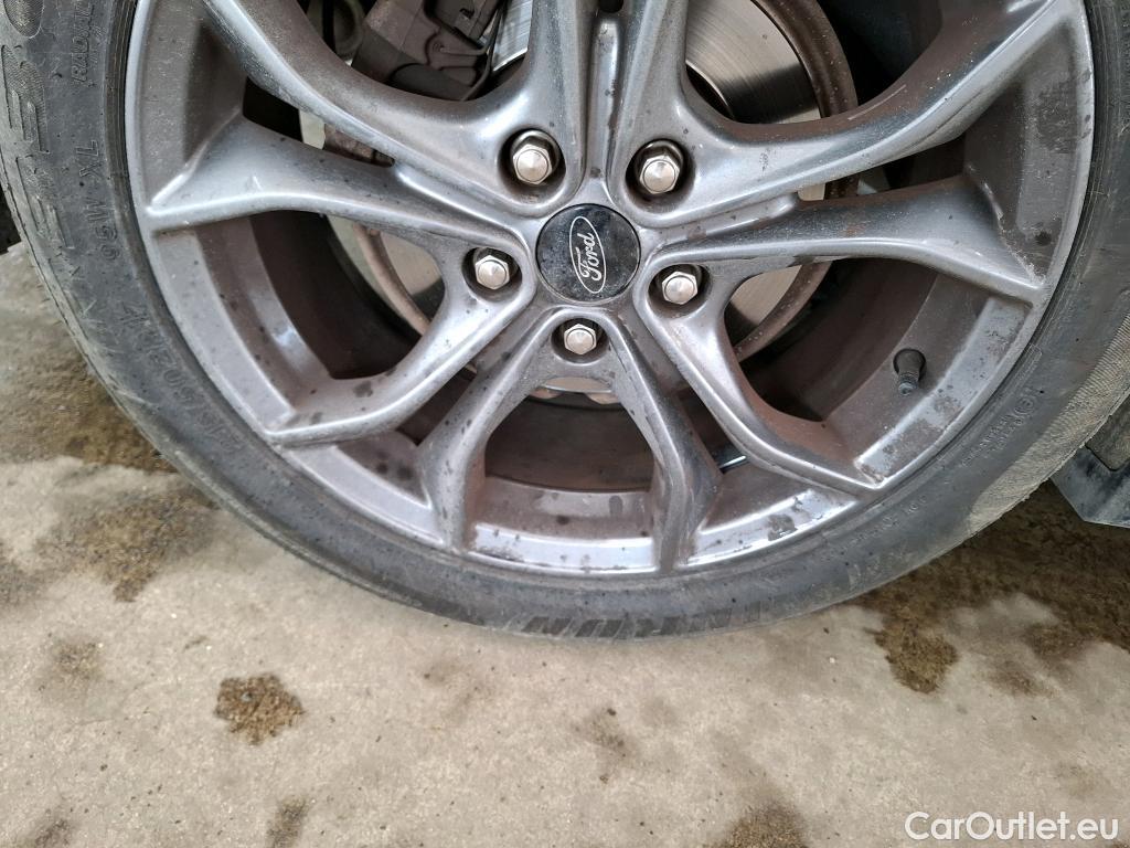  Ford  Focus FORD  / 2018 / 5P / Berline 1.0 EcoBoost 125ch St-Line #39