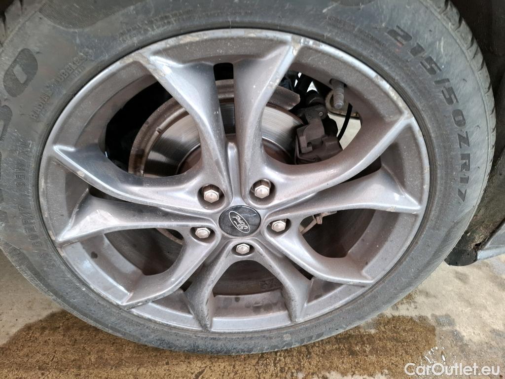  Ford  Focus FORD  / 2018 / 5P / Berline 1.0 EcoBoost 125ch St-Line #23