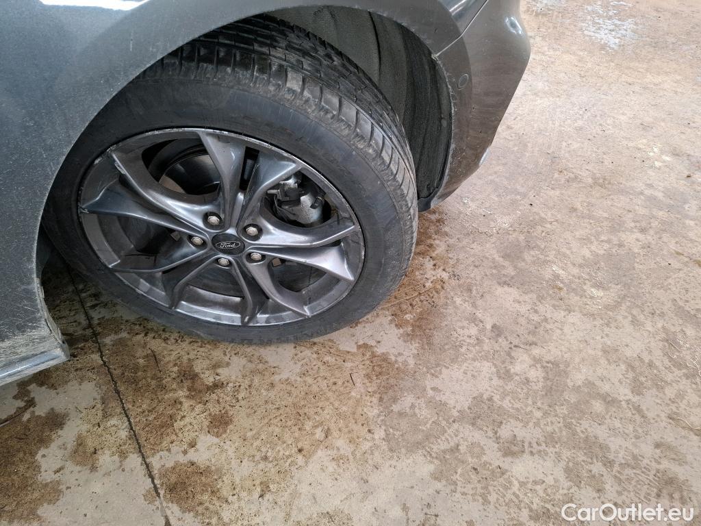  Ford  Focus FORD  / 2018 / 5P / Berline 1.0 EcoBoost 125ch St-Line #28