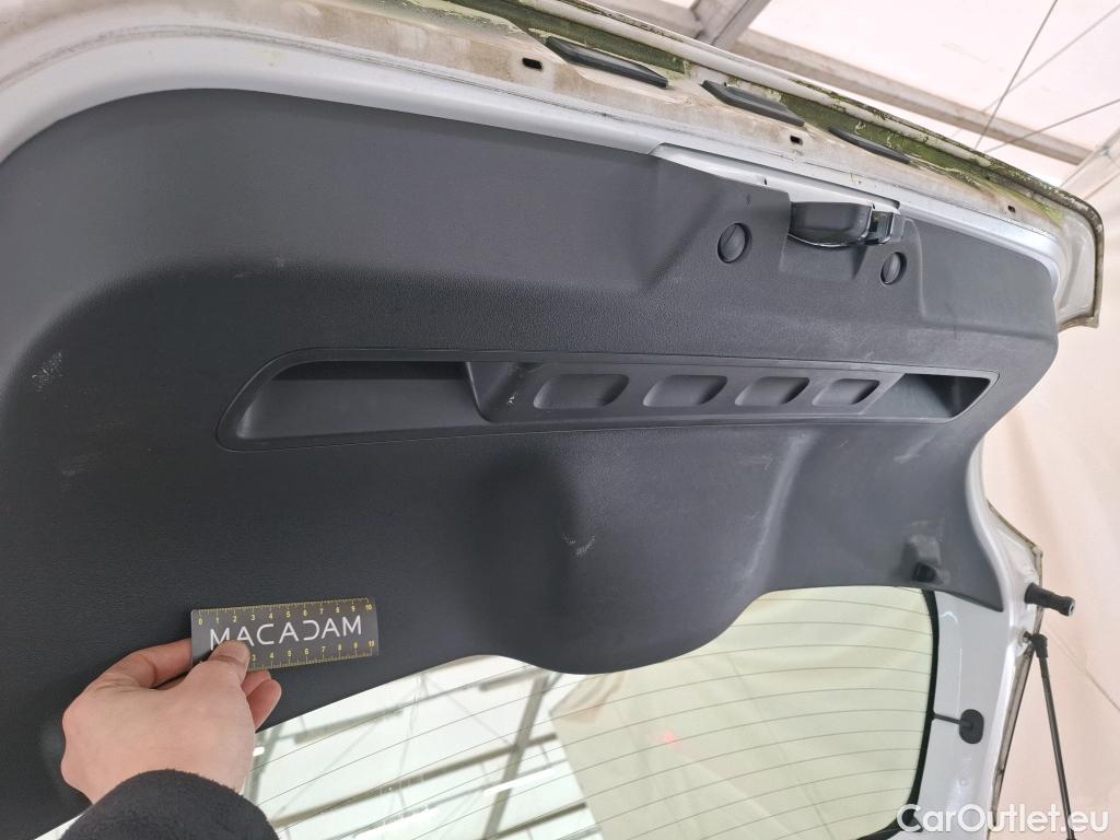  Citroen  C3  Feel 1.2 PureTech 80CV BVM5 E6 #7