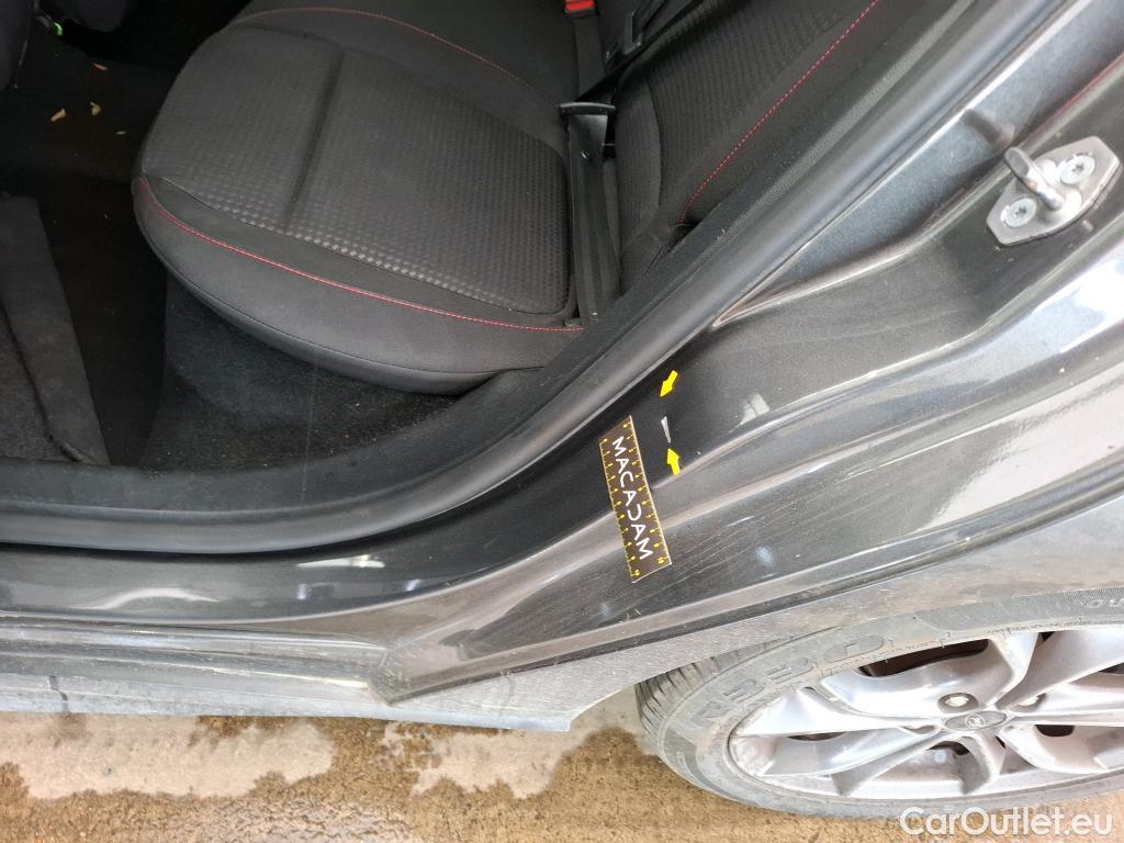  Ford  Focus FORD  / 2018 / 5P / Berline 1.0 EcoBoost 125ch St-Line #13