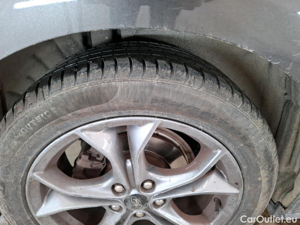  Ford  Focus FORD  / 2018 / 5P / Berline 1.0 EcoBoost 125ch St-Line #38