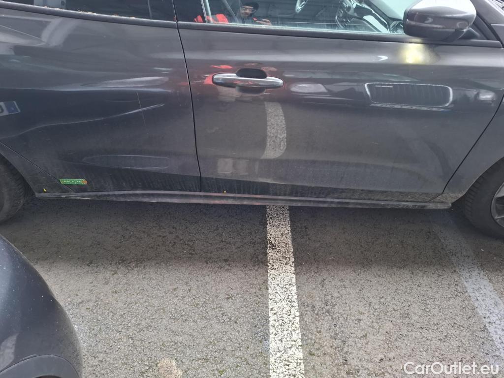  Ford  Focus FORD  / 2018 / 5P / Berline 1.0 EcoBoost 125ch St-Line #18