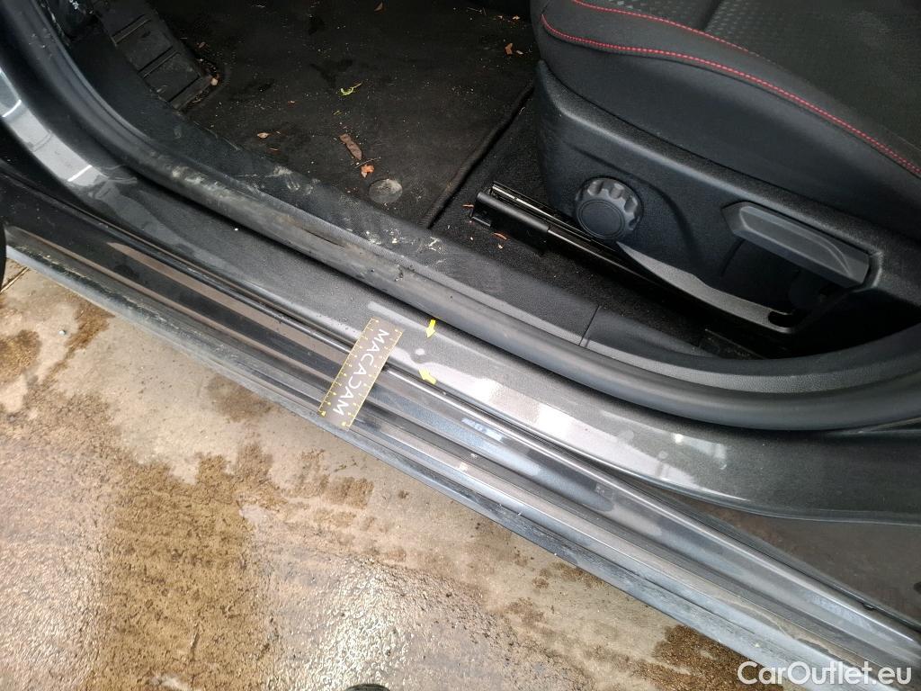  Ford  Focus FORD  / 2018 / 5P / Berline 1.0 EcoBoost 125ch St-Line #49