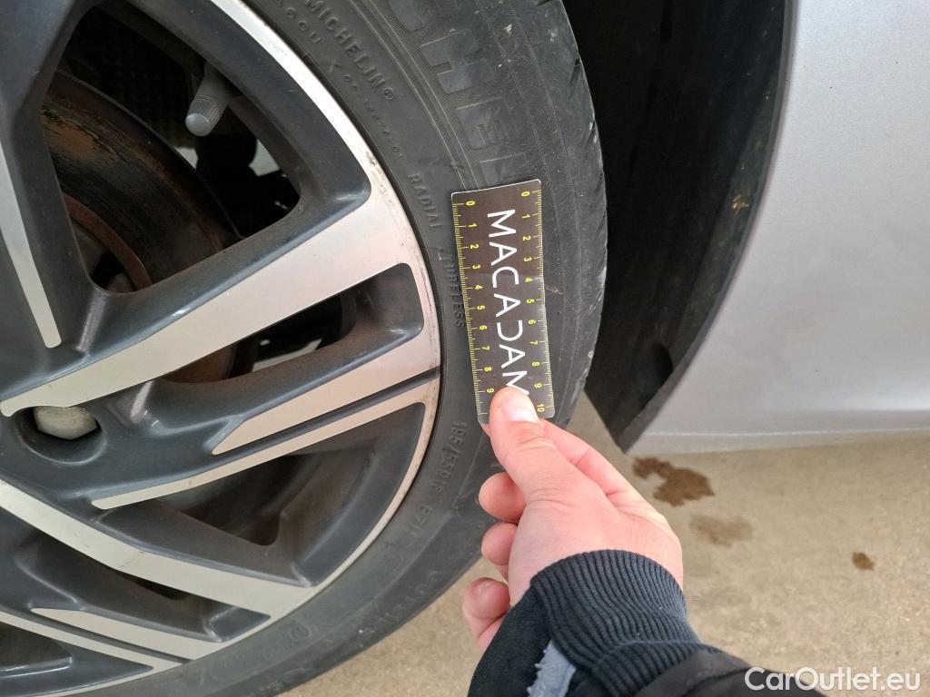  Peugeot  208  Allure Business 1.2 PureTech 100CV BVM6 E6d #18